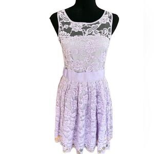 BB Dakota lilac purple lace sleeveless fit and flare dress size 6.